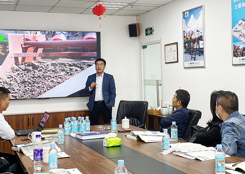 华中科技大学、中南大学一行莅临德森生产基地会谈